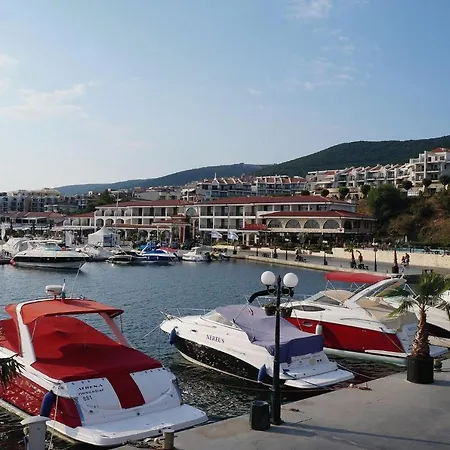 Aqua Dreams Studio Aparthotel 2*